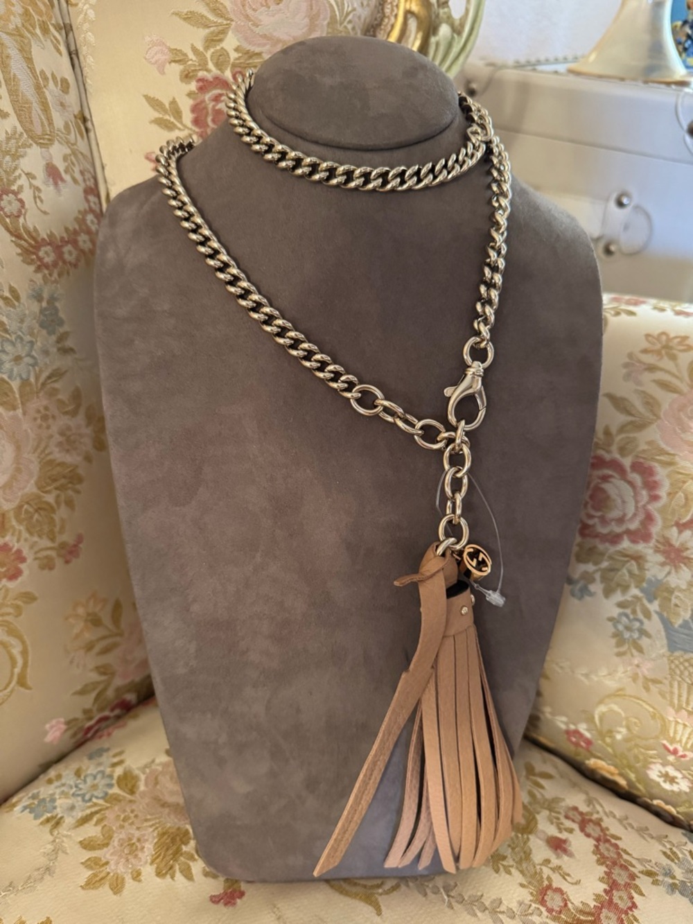 GUCCI CHAIN TASSEL GOLD / BEIGE LEATHER BELT NEW WITH TAGS - Picture 2 of 16